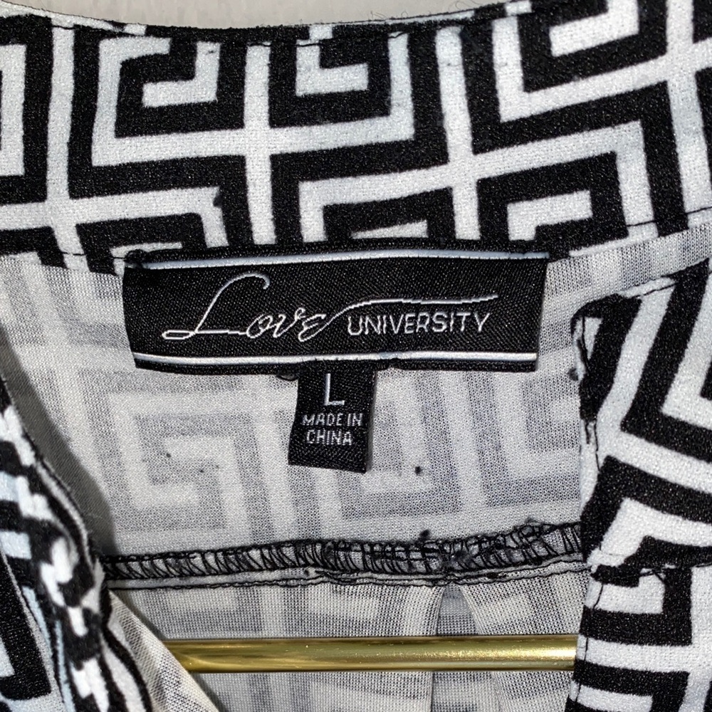 Elegant Black and White Geometric Jumpsuit - Picture 4 of 12